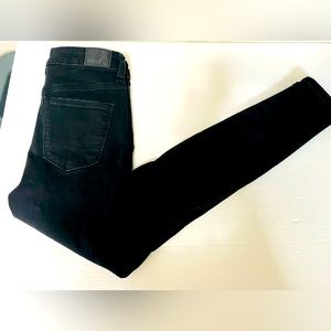 ***American Eagle size 4